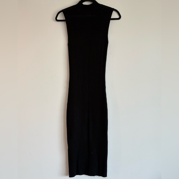 Le Chateau Classic Black Maxi Dress - Picture 2 of 4